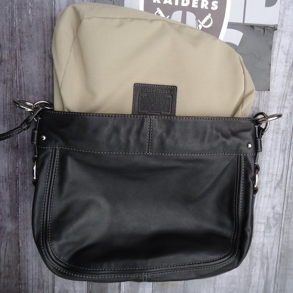 Coach leather Zoe hobo shoulder / handbag. - Picture 12 of 16